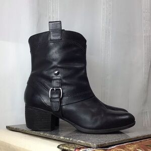 Clarks Artisan Black Leather Pull-On Ankle Heeled Boots Sz 8
